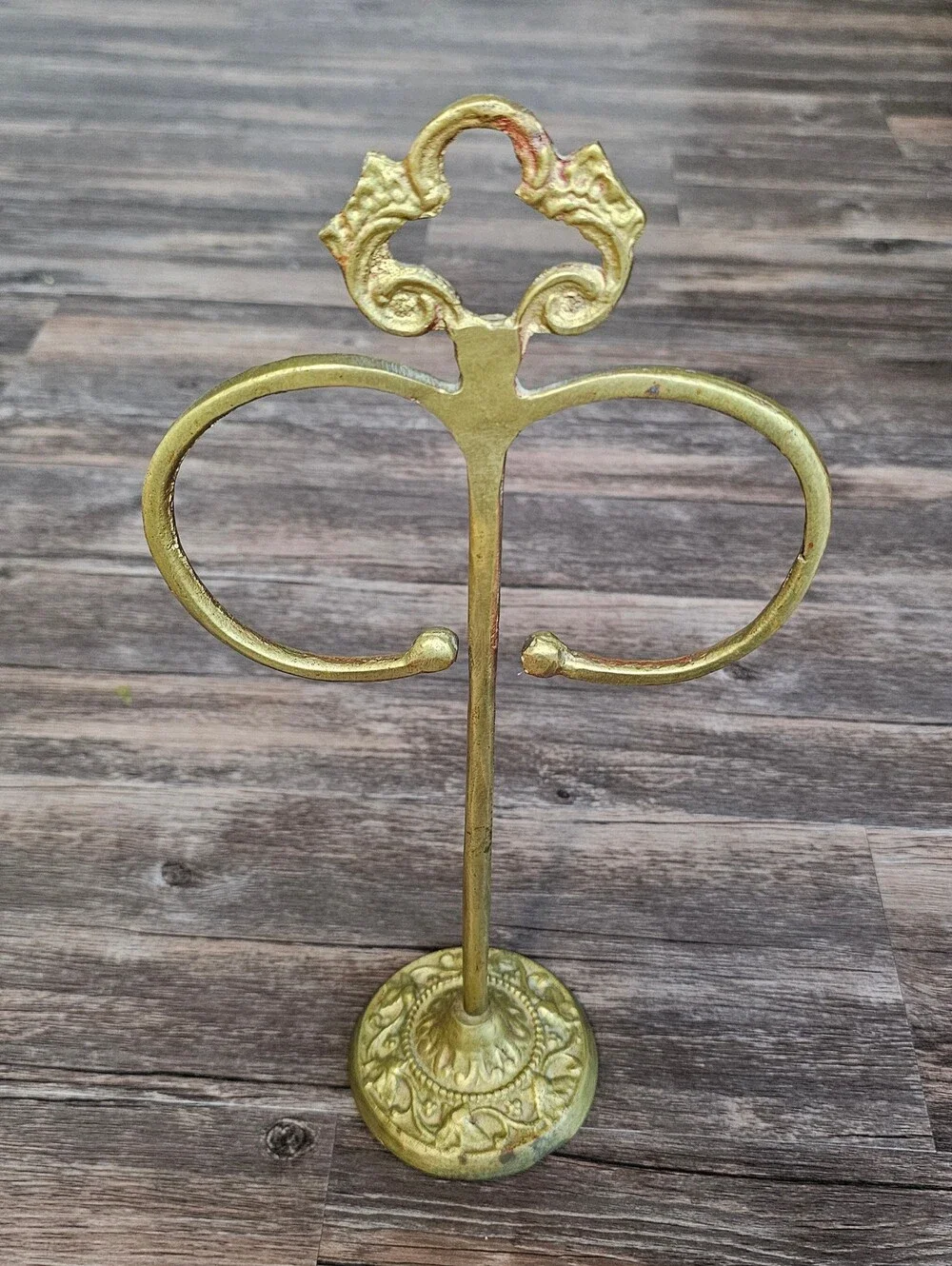 Vintage Ornate Metal Countertop Hand Towel Holder Bathroom